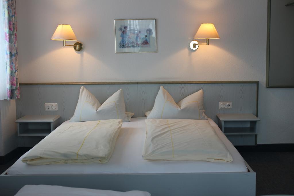 Hotel Gasthof Seehof Allersberg Oda fotoğraf
